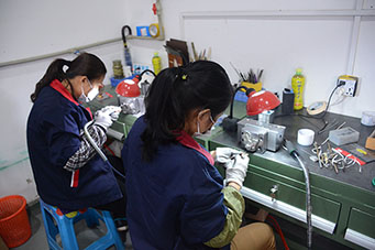 塑膠精密模具制造中常用的拋光方法有哪些？